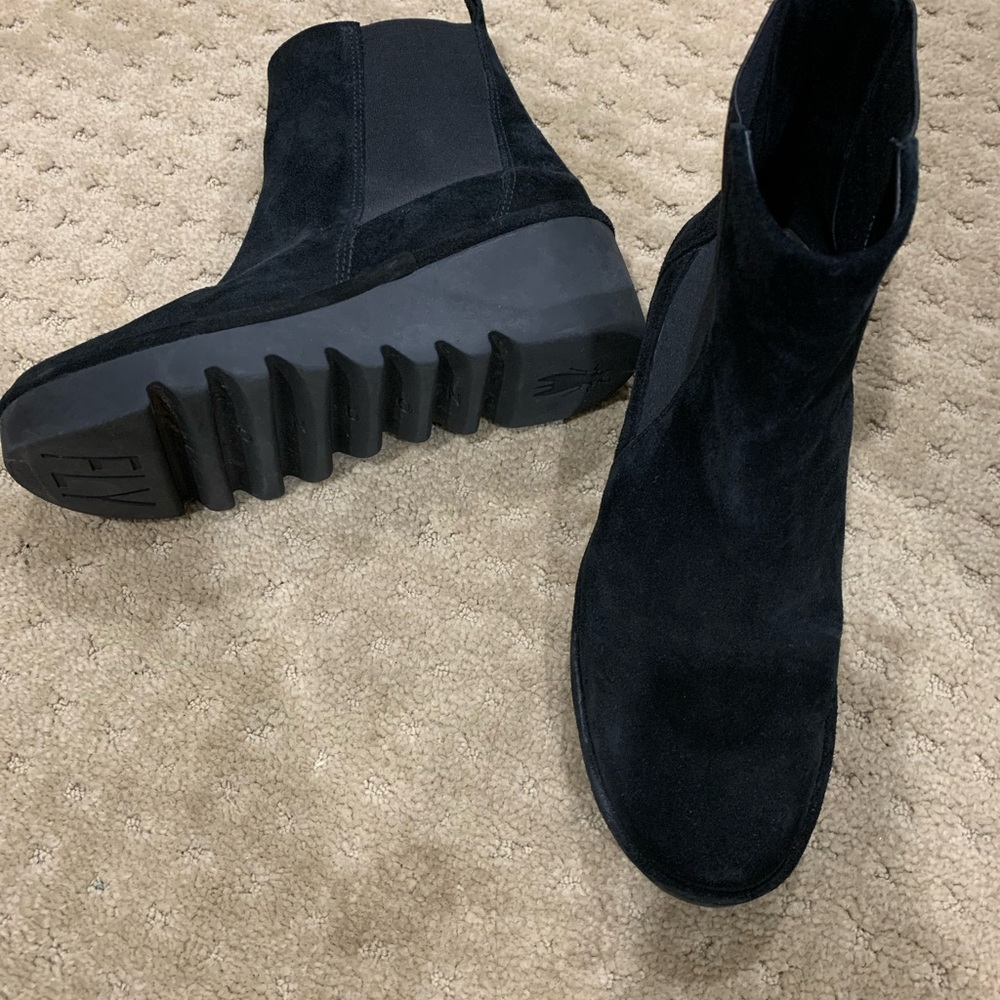 London Fly Chelsea Wedge Boot Black Suede Size 40, Barely Worn